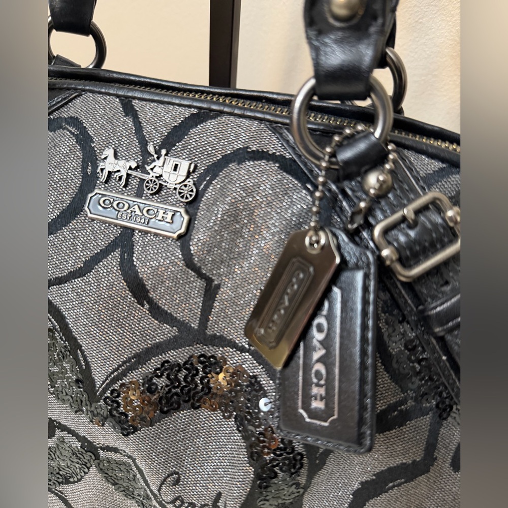 Vintage Coach Madison Sophia Clover Satchel #15946 - Picture 3 of 10